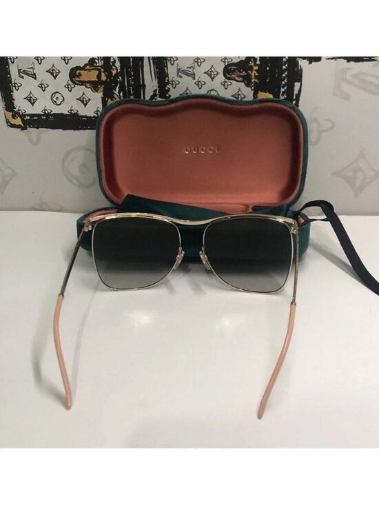 New Authentic Gucci GG0820S 001 Gold Square Sunglasses Grey Gradient Lenses main image 4